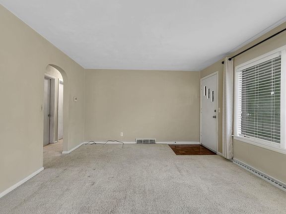 4th image of 114 22nd Ave N