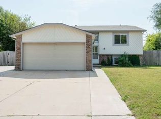5550 S Topeka Cir, Wichita, KS 67216