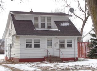 112 7th St W, Brookings, SD 57006
