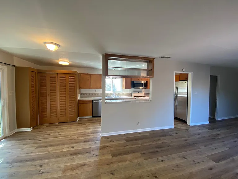 6526 Van Noord Ave — Photo 16