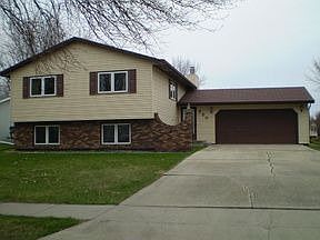 1st image of 720 10th Ave E