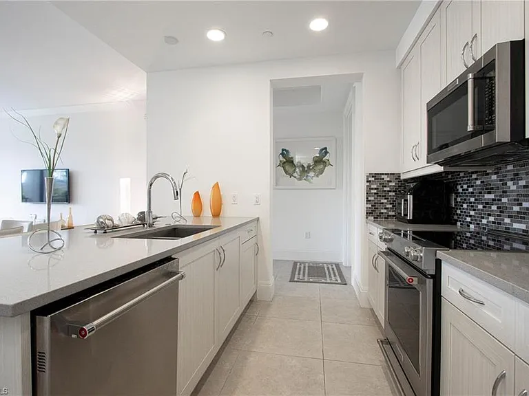 1035 3rd Ave S #303 — Photo 8