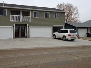946 6th Ave SE, Dickinson, ND 58601