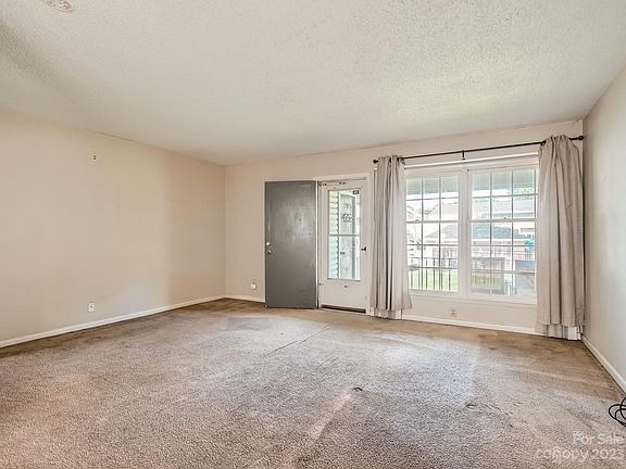 4th image of 4609 Coronado Dr APT H