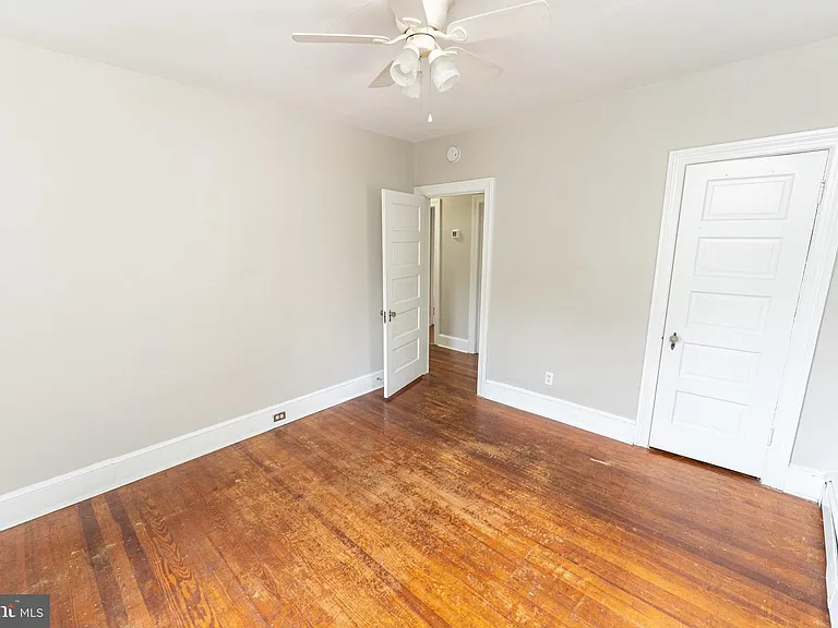 1109 N Division St — Photo 34
