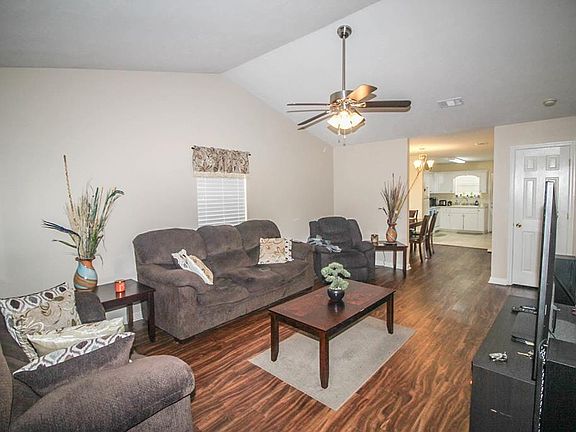 3rd image of 4467 Belair Dr Suite 1