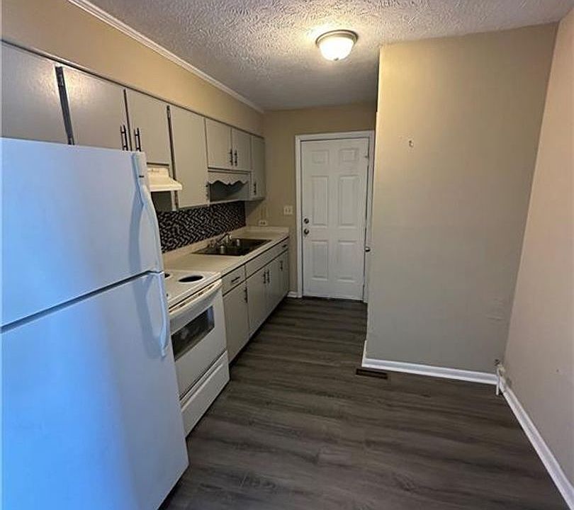 1st image of 4959 Fieldcrest Dr #H