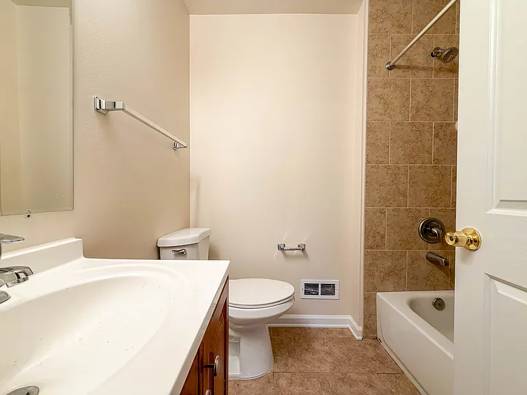 2407 Vineyard Ln — Photo 16