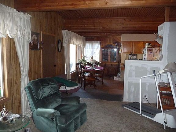 3rd image of 642 Lily Pond Ln