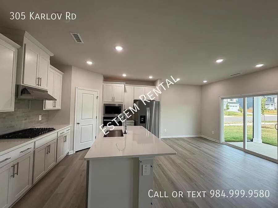 5 bed, 2674 sqft, $2,495 — Photo 3
