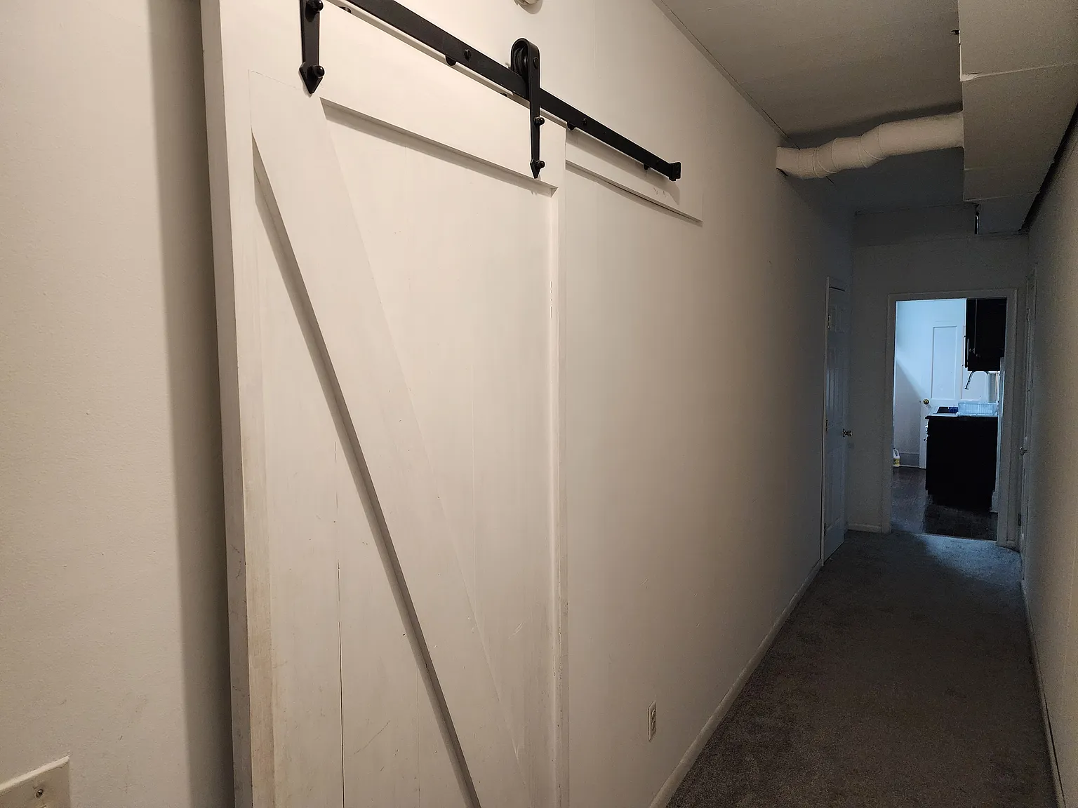 2 bed, 1000 sqft, $1,600 — Photo 2