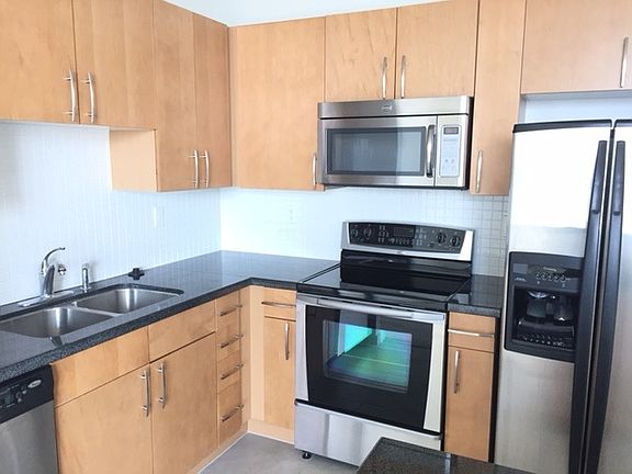 5th image of 300 S Australian Ave Unit 1517