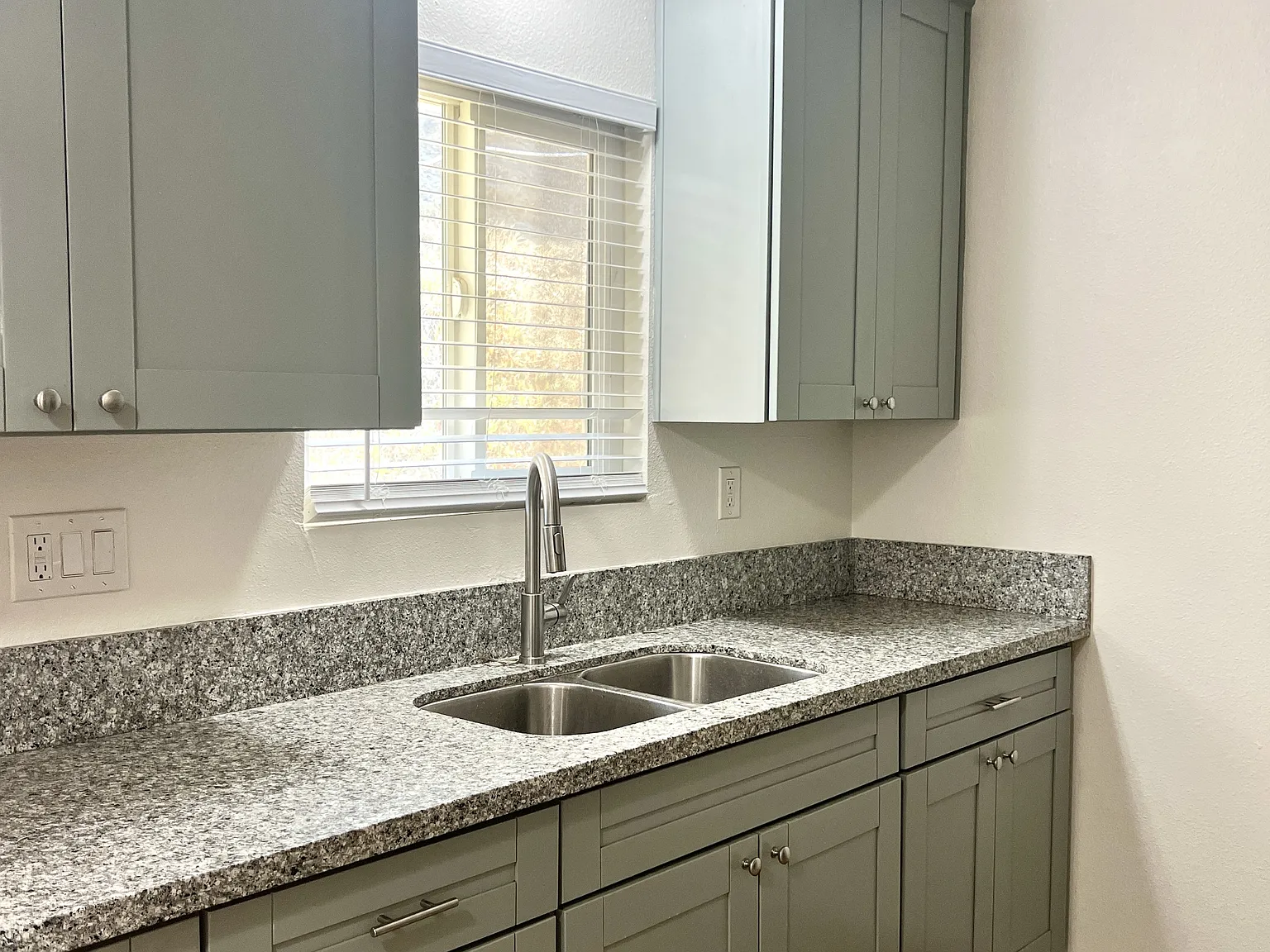 1538 Sams Hill Rd - C — Photo 3