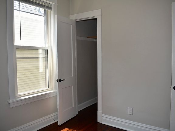 4th image of 4340 N Sawyer Ave APT 2