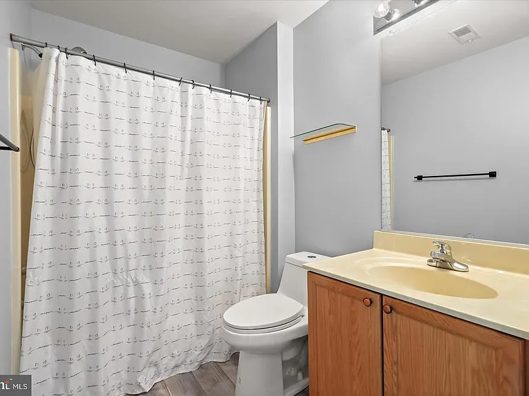 2504 Shelley Cir #4-2D — Photo 9