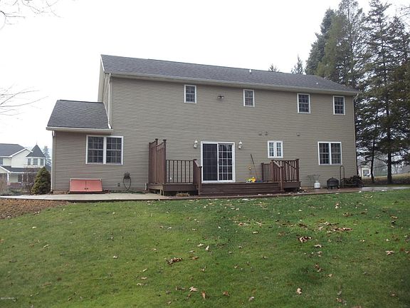 3rd image of 130 Arlyne Ave