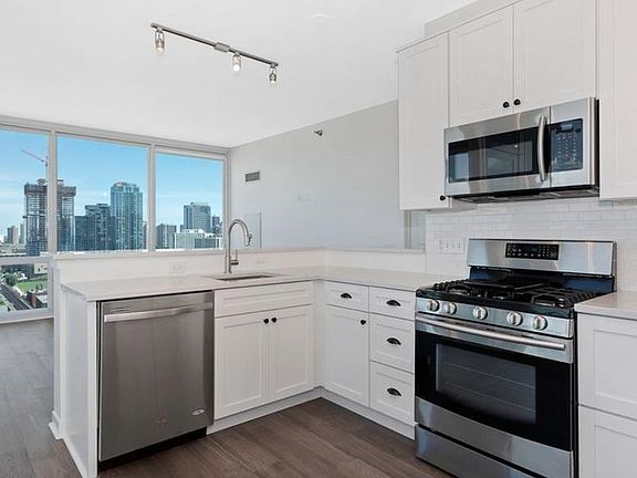 5th image of 757 N Orleans St #1
