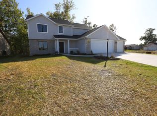 2105 McNair Ln, Auburn, IN 46706