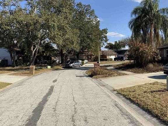 Exterior Neighborhood (street photo)