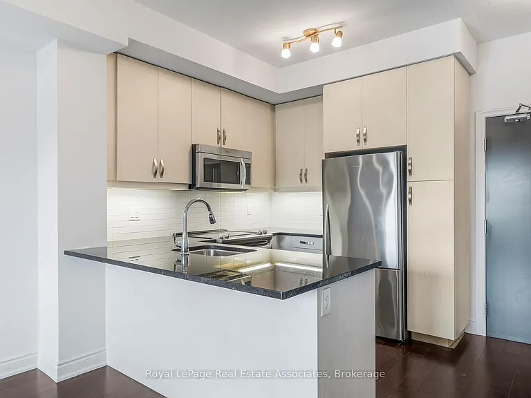 3170 Erin Mills Pkwy #321 — Photo 9