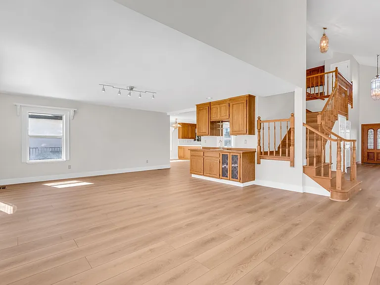 5650 Edgeview Dr — Photo 17