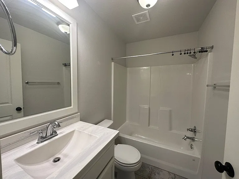 15749 Potomac Dr — Photo 31
