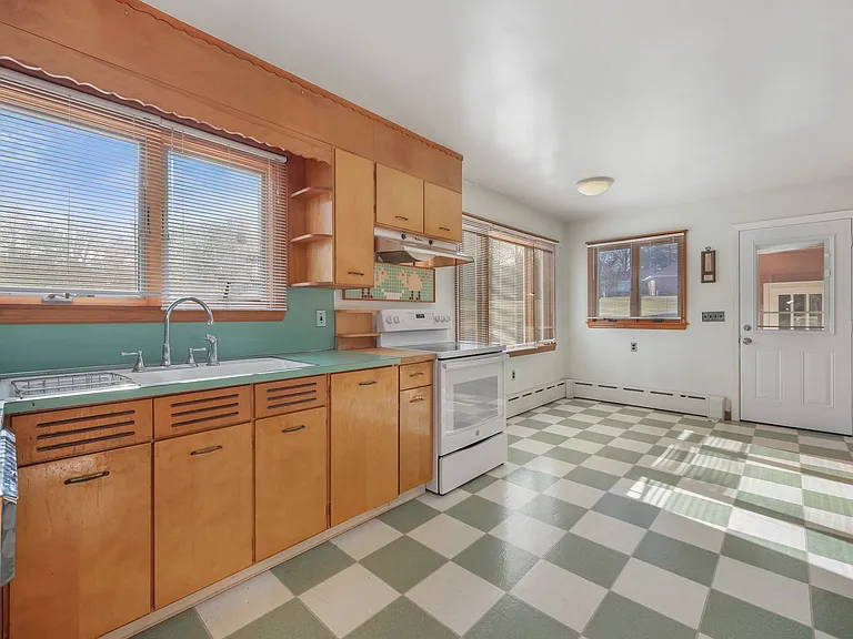 67 Barclay Dr — Photo 12