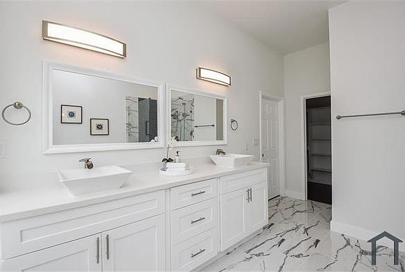 1st image of 2116 Oatfield Dr