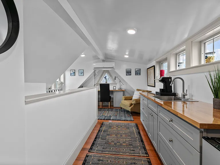 358 Broadway St #4 — Photo 10