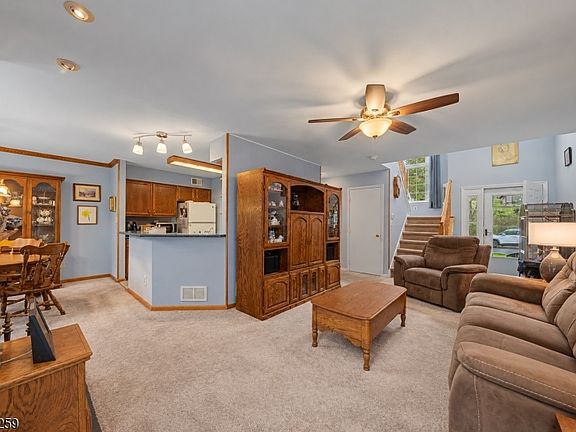 3rd image of 3 Weatherhill Rd