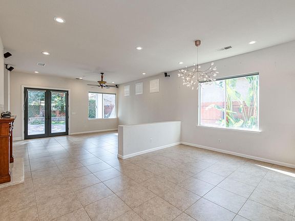 4th image of 2653 E Solar Ave