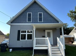 105 W Birch St, Canton, IL 61520