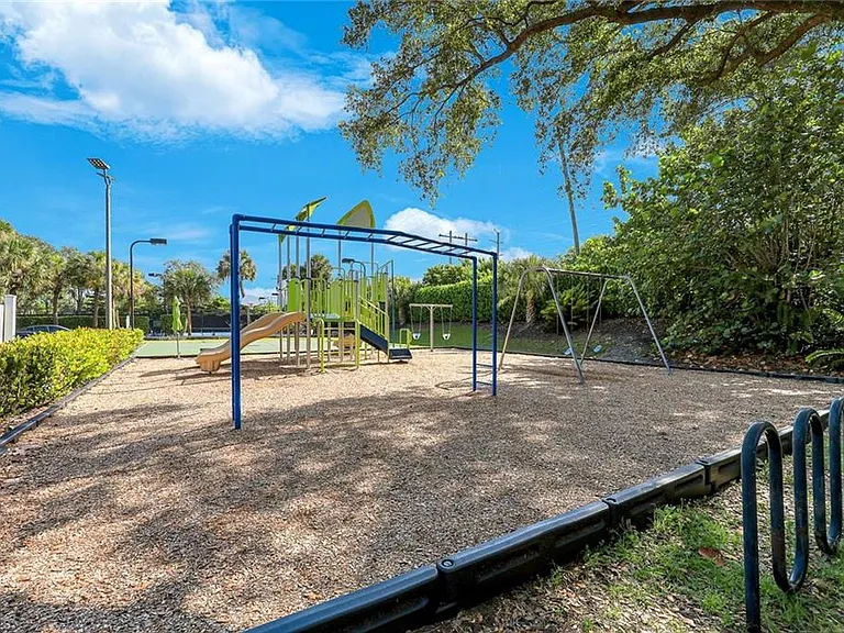 7720 Gardner Dr #201 — Photo 21