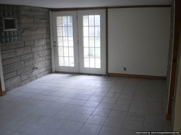 4th image of 216 S Ironwood Dr