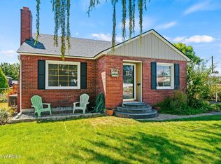206 S 33rd Ave, Yakima, WA 98902