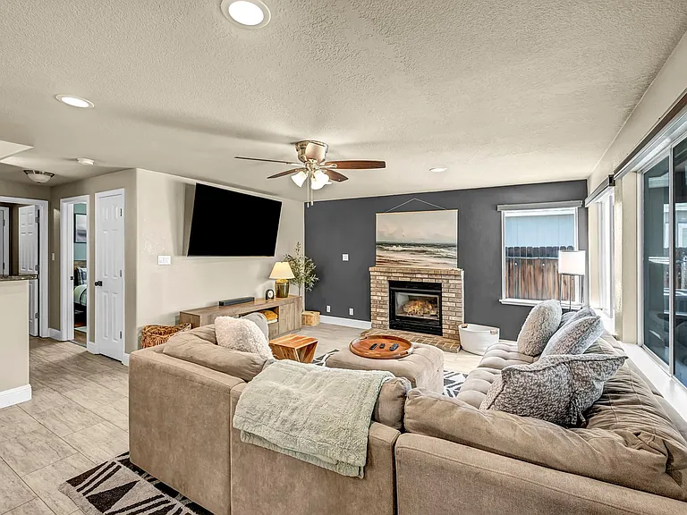 5045 Pradera St — Photo 19