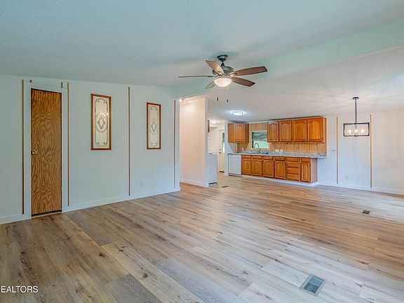 4th image of 339 Bowers Rd