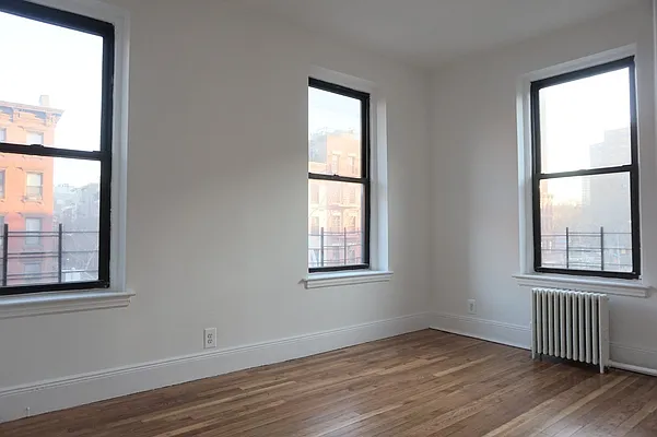 Rented by M.Woods & Associates | media 4