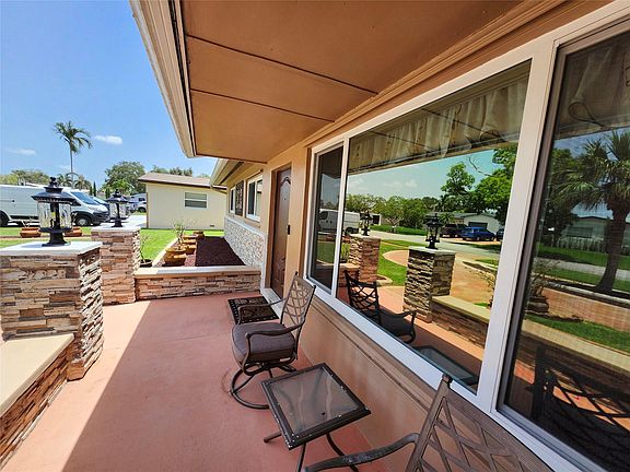 5th image of 600 NW 93rd Avenue