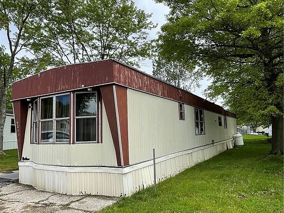 2nd image of 6411 Amanda Ln