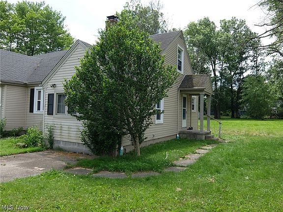 4th image of 4022 Devon Dr SE
