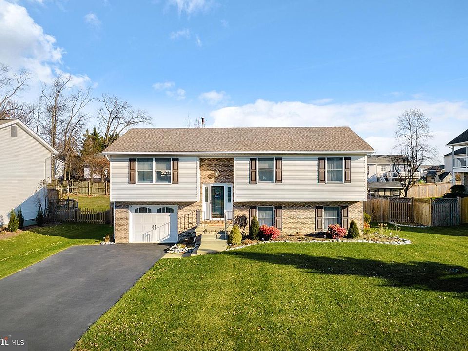 1st image of 109 Tinoak Dr