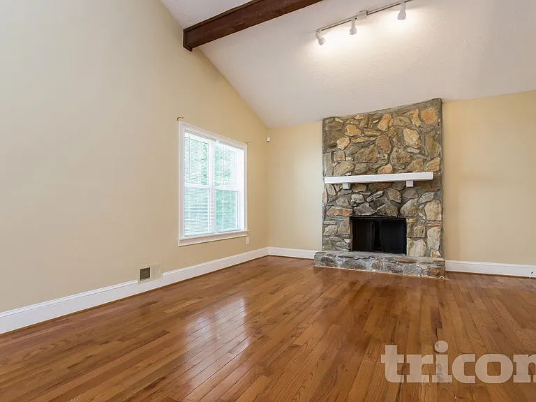 6583 Oakwood Dr — Photo 3