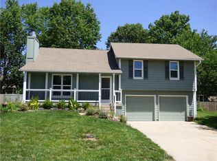 604 Willow Brook Dr, Raymore, MO 64083