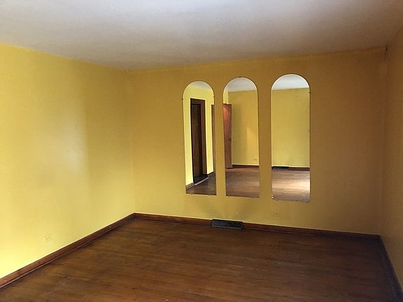 3rd image of 6805 S Saint Lawrence Ave