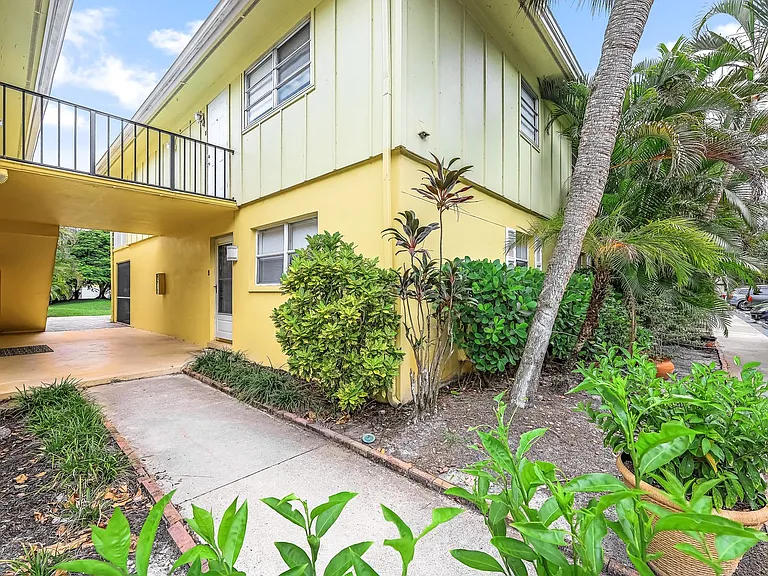 1201 Solana Rd #5 — Photo 3