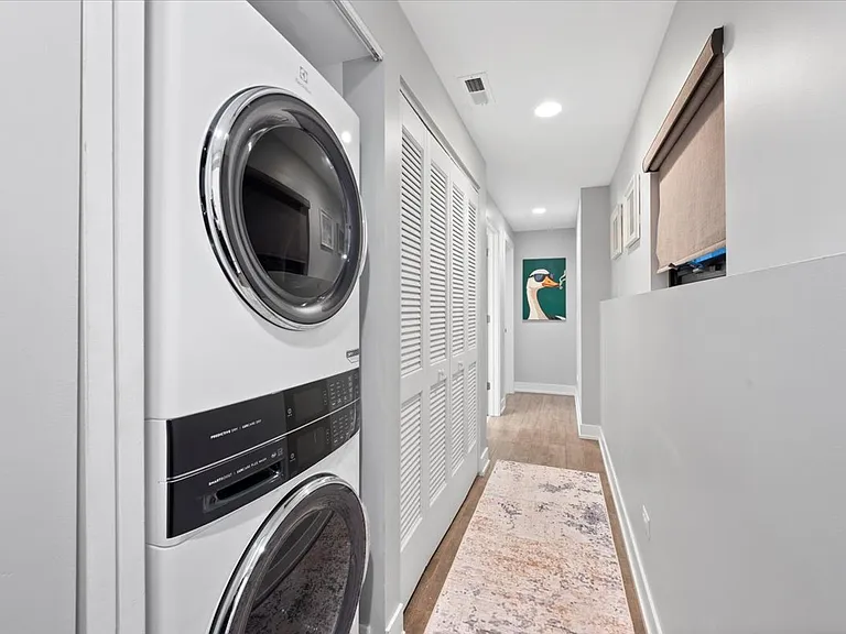 1349 N Leavitt St #1B — Photo 25