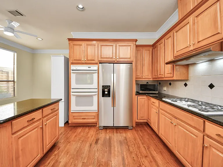 605 W Polk St #B — Photo 14
