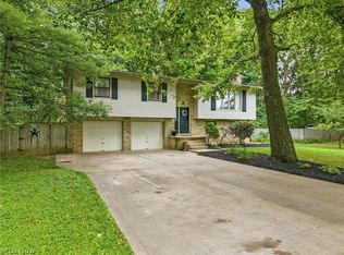 7910 Burkey Rd NW, North Canton, OH 44720