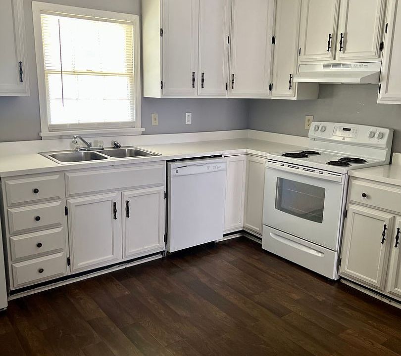 2nd image of 311 Ireland Creek Dr APT 4